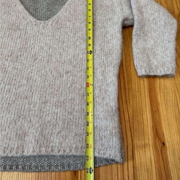 Humanoid V-Neck Sweater Gray/Tan 3/4 Sleeve Alpaca Blend Womens SMALL - Picture 5 of 9